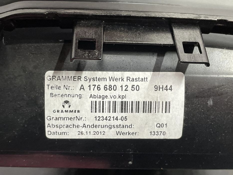 Scrumiera Mercedes-Benz A Class W176 2012 cod A1766801250