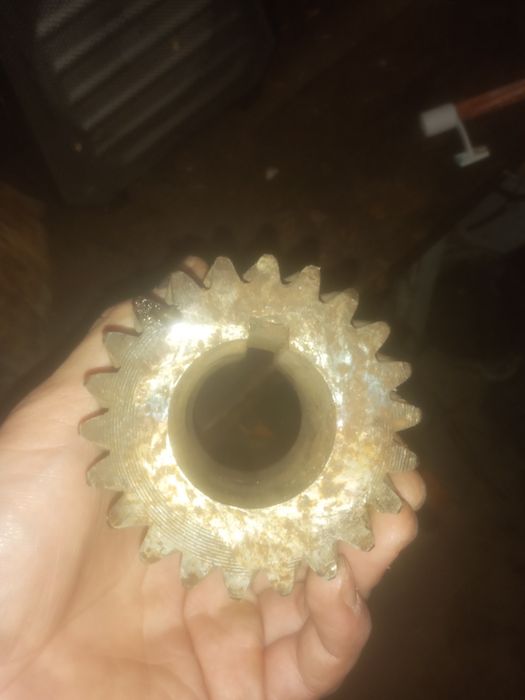 Продам  шестёрки  КБ кран