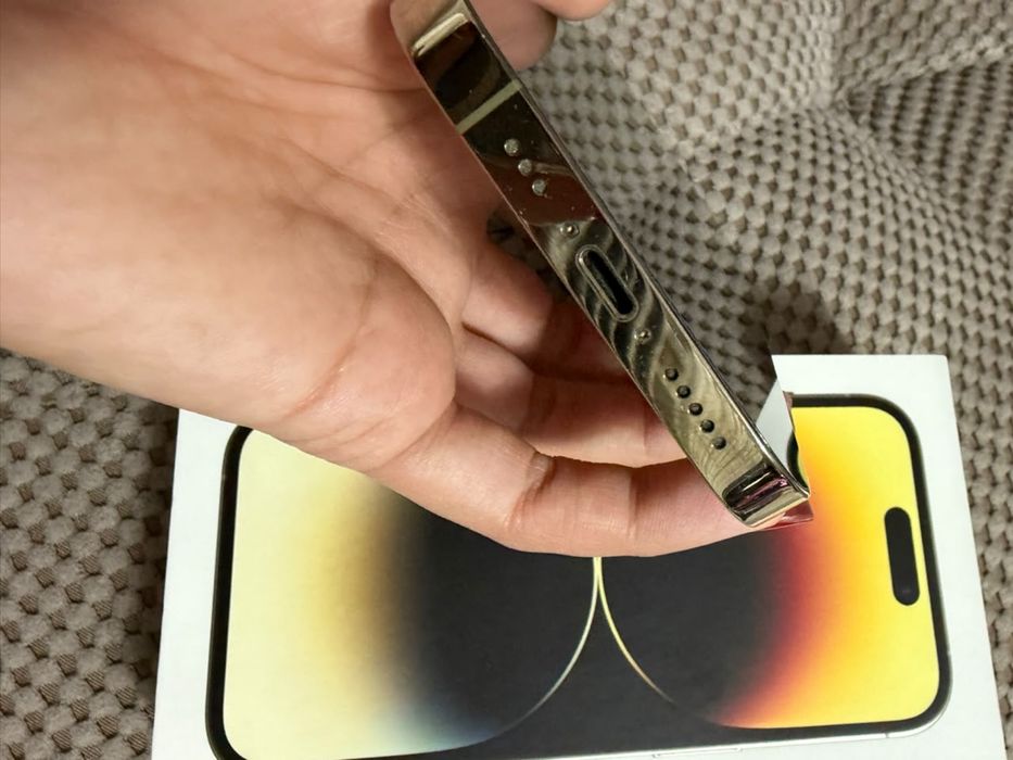 Продам Iphone 14 PRO GOLD