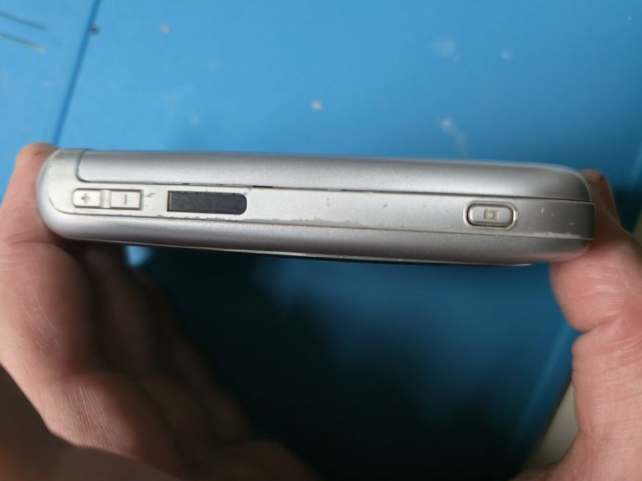 Telefon Colectie: Nokia 6151 recarosat