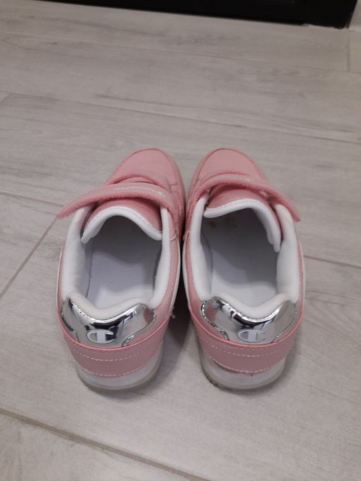 Детски маратонки Champion като нови