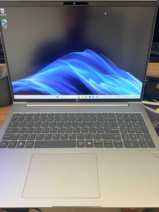 HP ProBook G11 16” / Intel Ultra 5 / 24GB RAM / 512GB SSD / Windows 11 Pro / Ca nou
