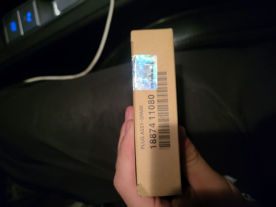 Продам свеча зажигания элантра