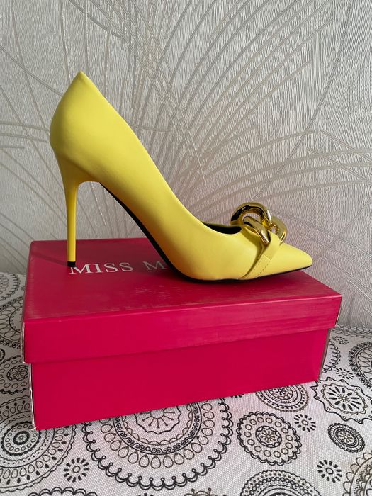 Yangi “lodochki” tufli