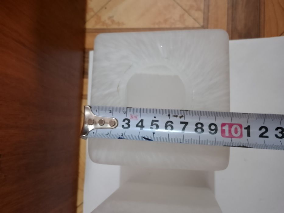 Продам Стеклянные Плафоны квадратный Каждый по 500 тг.