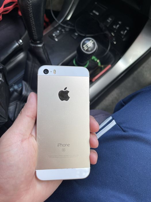 Продам iPhone SE