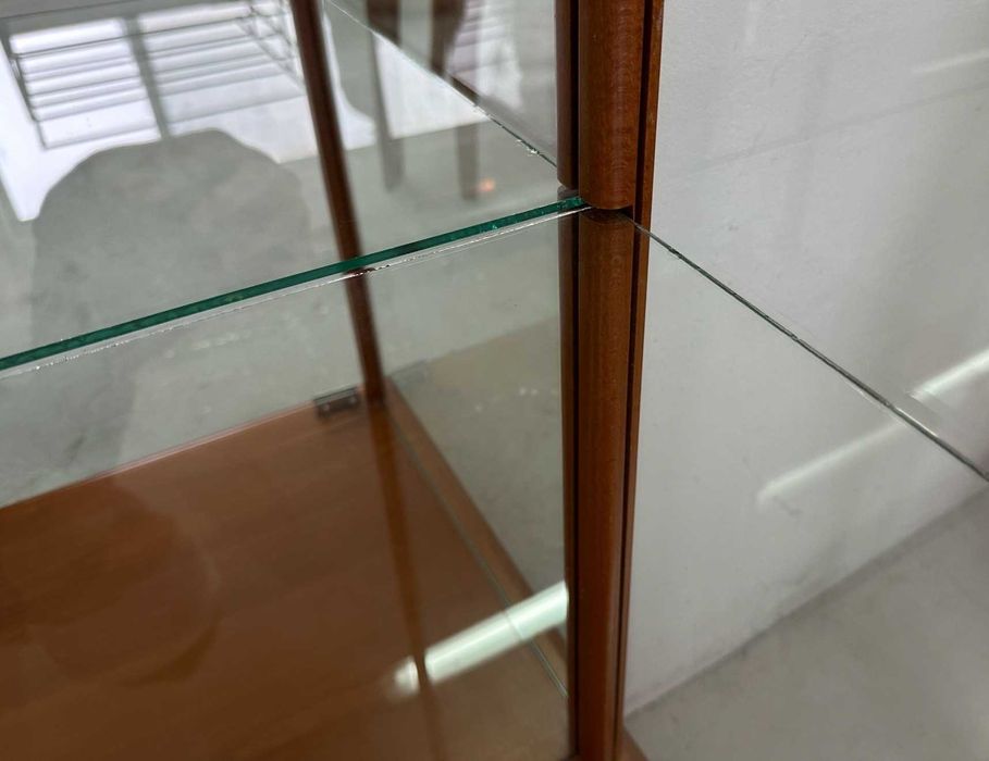 Класическа стъклена витрина/шкаф за антики / колекции – Bora „Романс“