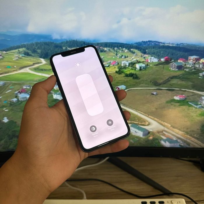 iPhone X sotiladi