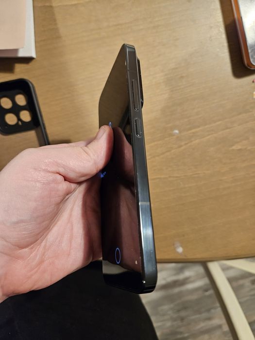 Продавам XIAOMI 14 256GB черен, като нов!