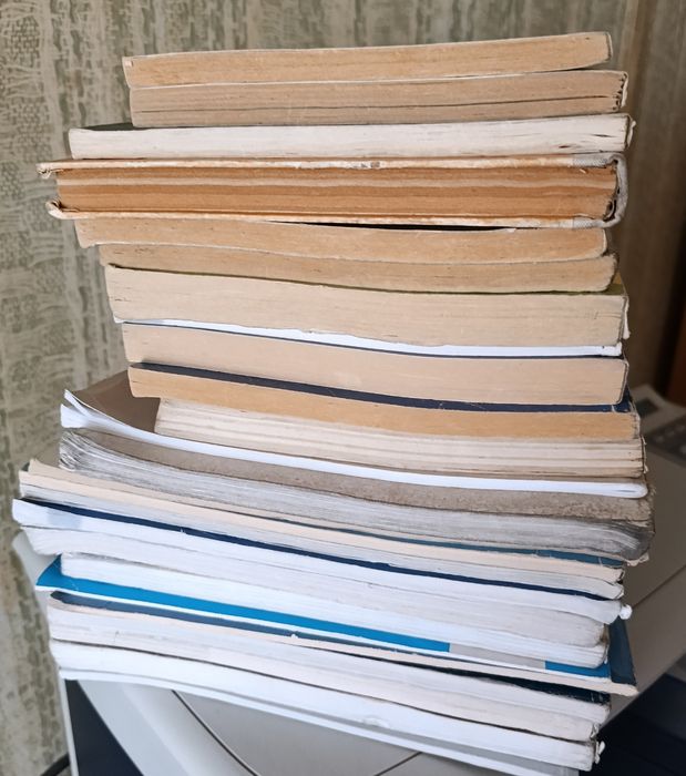 Учебници  стари издания