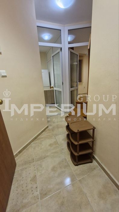 ГОЛЯМ Едностаен апартамент под наем в района на Спортна зала, гр. Вар