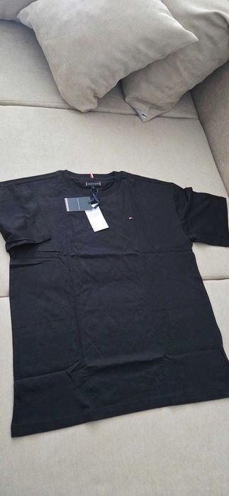 Tricou baieti Tommy Hilfiger,original,marimea 176,nou,cu eticheta
