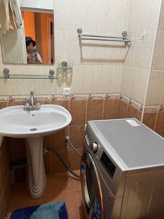 Сдается  2-х комнатная квартира (своя)  в центре города (Magic City)