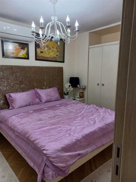 Дава се под наем Двустаен апартамент в Бургас, Център - 56 кв.м за 229.5 € - Снимка #2