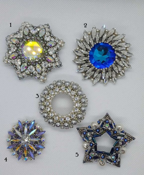 Ръчно изработени брошки за ценители на лукса