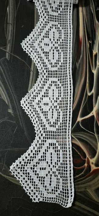 Dantelă lucrată manual