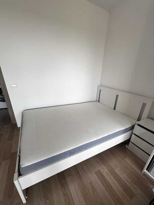 Pat cu saltea ikea