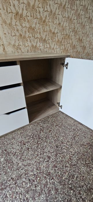 Comoda de vanzare