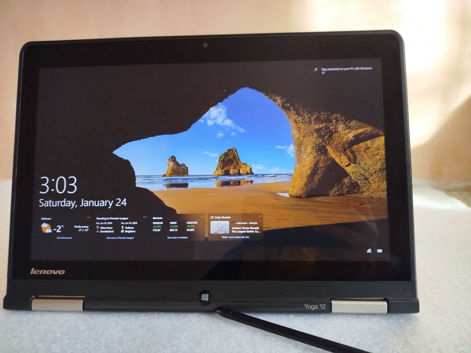 Lenovo yoga 12 .