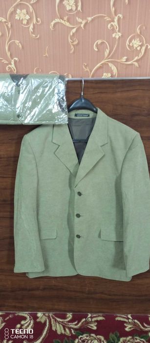 Костюм мужской...