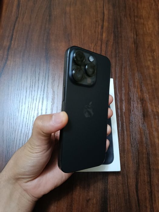 Продам свой iphone 15 pro, 256 black