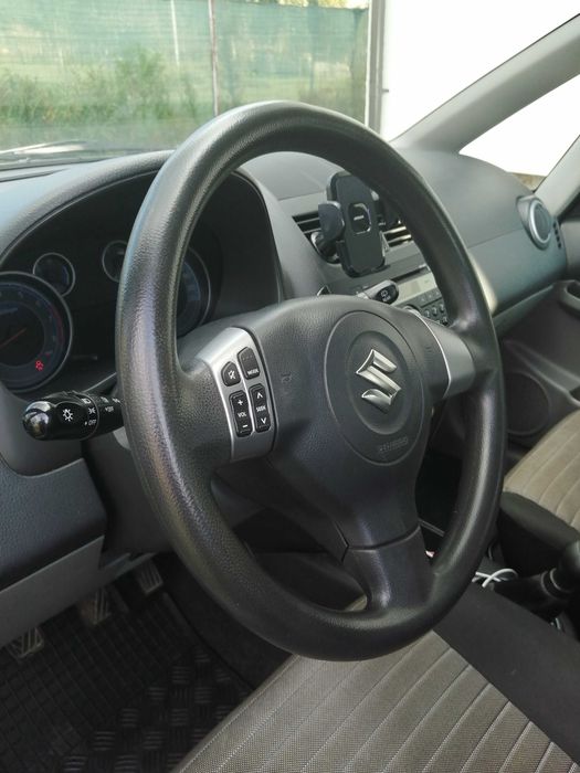 Vând Suzuki SX4, tracțiune 4x4,1.6 benzină, fabricație 2011