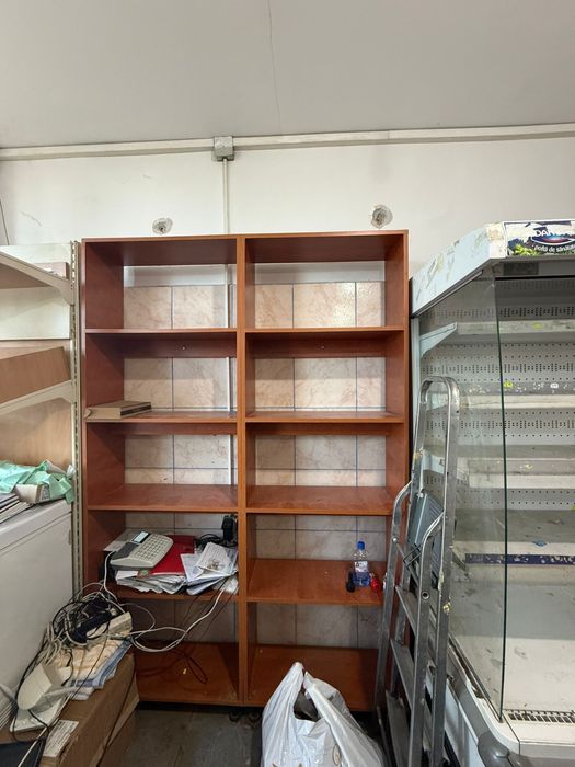 Mobilier / tejghele / rafturi