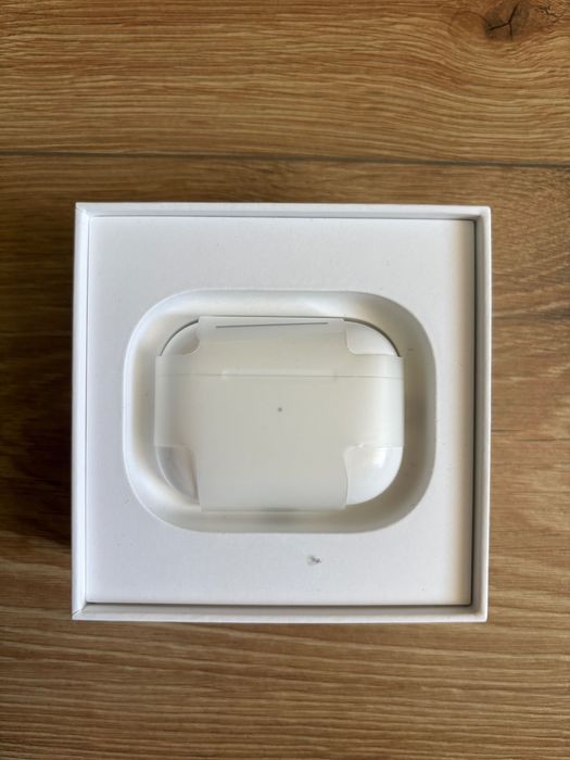 Airpods Pro 2 USB-C - лява слушалка и кейс