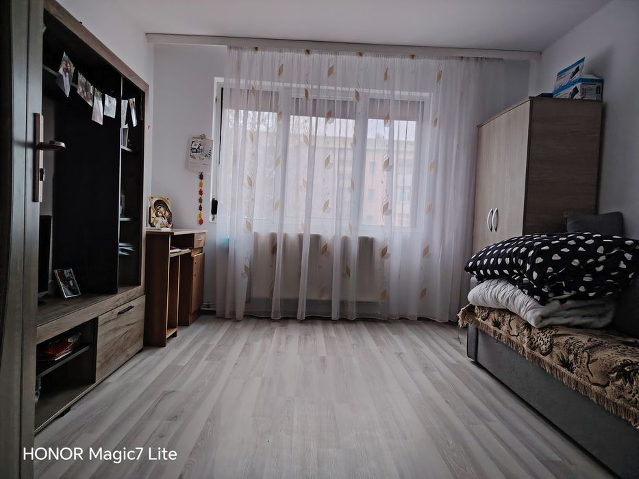 Vând garsonieră – zona Narcisa, strada Neptun