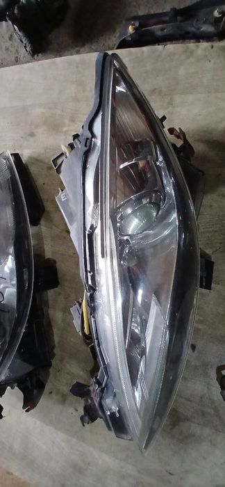 Far Mazda 6- Xenon adaptiv