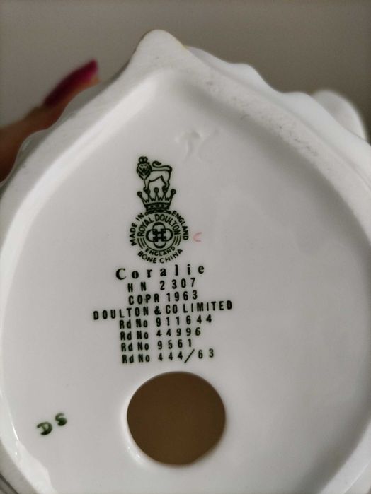 Порцеланови статуетки Coalport  & Royal Doulton