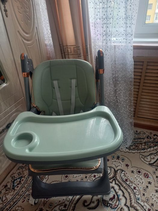 Продам стульчик для кормления 2в1