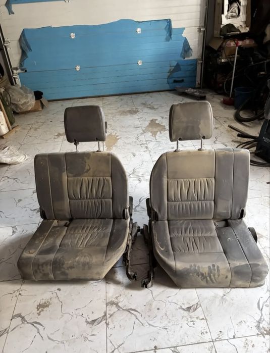 3 ряд сидение Toyota