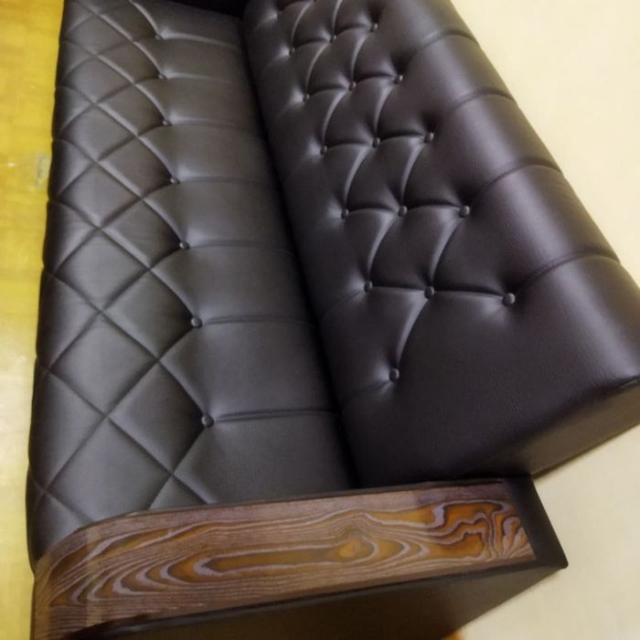 Divan ot Black Oficce