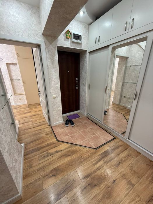 3/3/4 Генерала Петрова, Овир , 77 серия кирпич 75м2 мебель техника