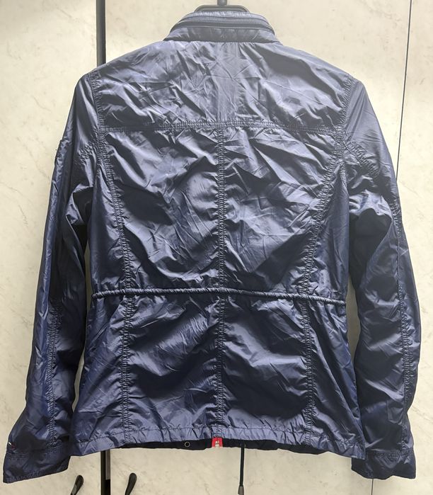 Дамска ветровка/яке на Tommy Hilfiger