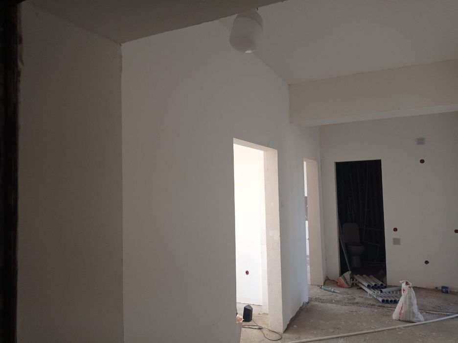 Kvartira sotiladi 2 xonali 95kv.m