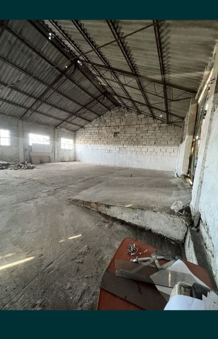 Vand/Inchiriez(hala,teren,birou)