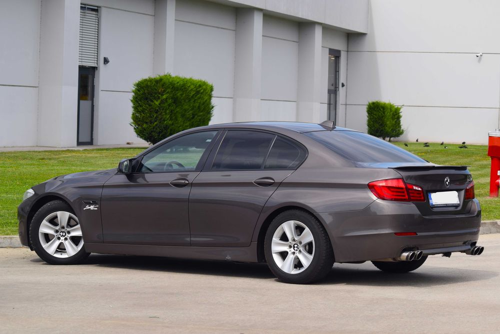 Vand/Schimb Bmw Seria 5 f10 , 2011 , trapa , head up, distronic , stare impecabila , car vertical verde.
