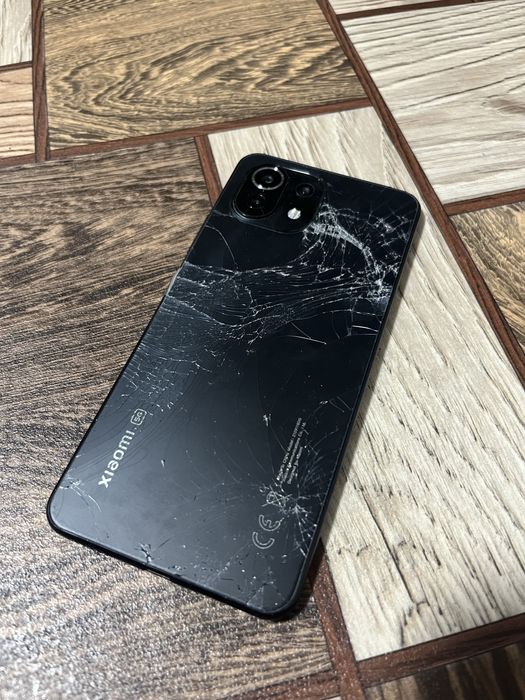 SAMSUNG S10, в ПОДАРОК телефон