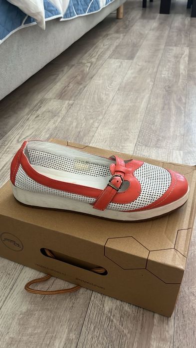 Продам БУ обувь женскую туфли размер 40