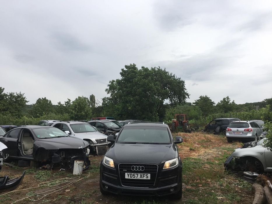 Dezmembrez Audi Q7 3.0 TDI BUG Q5 Touareg BMW X3