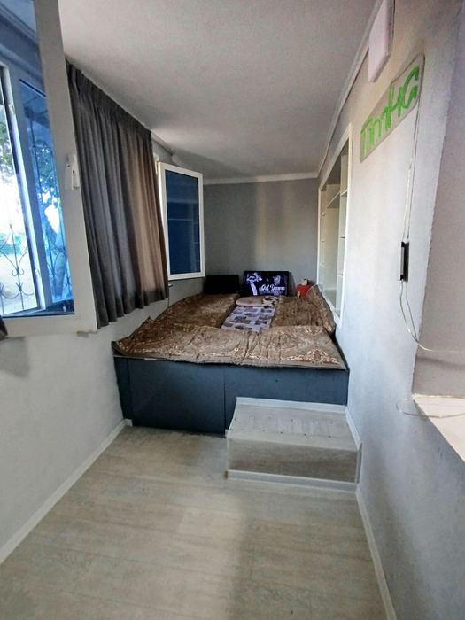 2 komnta 4 mk 1 etaj srochni sotiladi