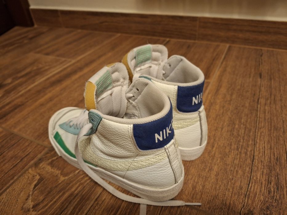 Vând blazzer Nike mărimea 38