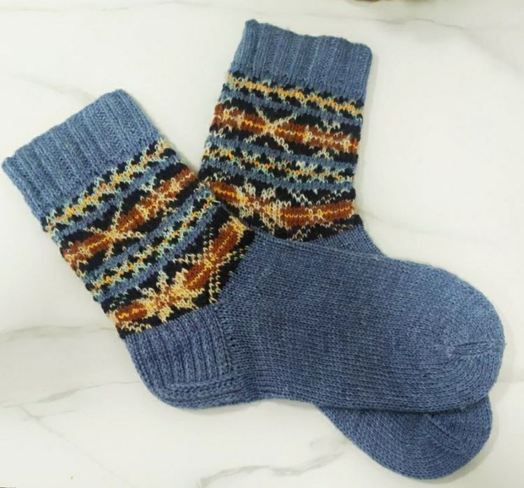 Вязаные носочки из мериноса.