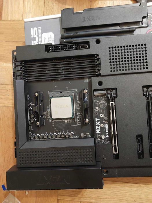 AMD Ryzen 7 5800X + NZXT N7 B550