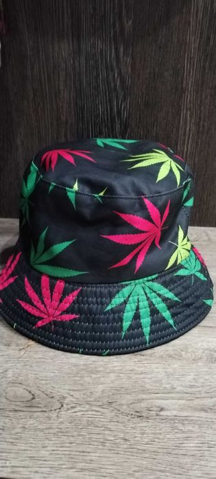 Шапки две лица-идиотки три десена