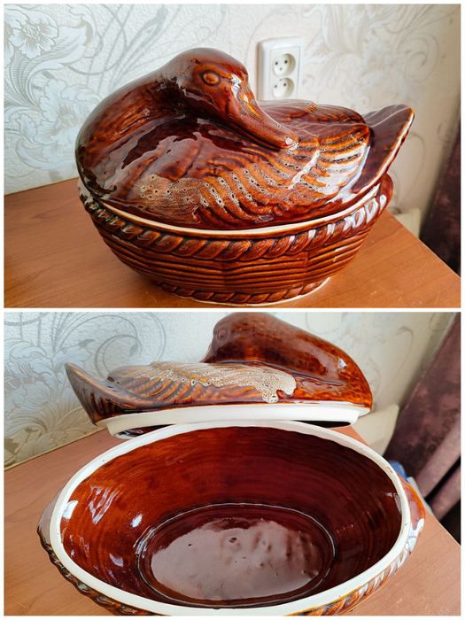 Утятница из экологичной глины для разных блюд из мяса и овощей.