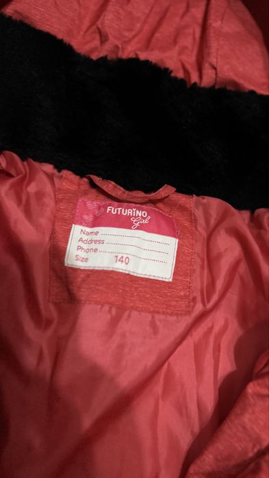 Продам куртку для девочек