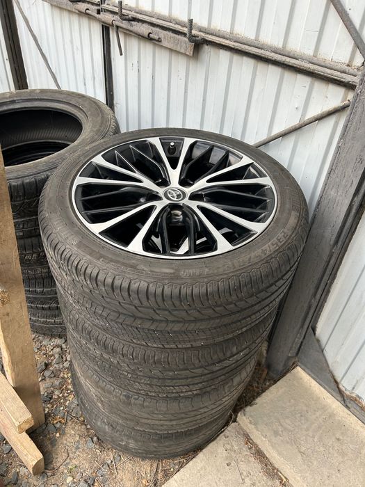 Диски камри 70-75 оригинал с покрышками